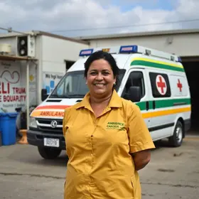 Deputada Cláudia Oliveira ambulância saúde Eunápolis